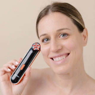 Cómo combatir las arrugas y patas de gallo con radiofrecuencia facial en casa. - Masderm Cosmética